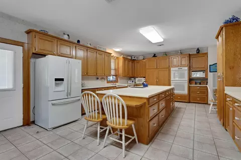 Kitchen - 26 Westpoint Dr, Trinity, TX 75862 photo 2 of 5