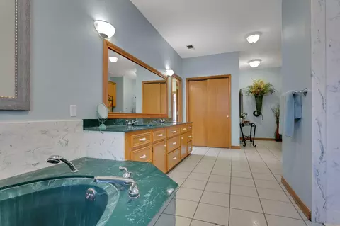Bath - 26 Westpoint Dr, Trinity, TX 75862 photo 4 of 6
