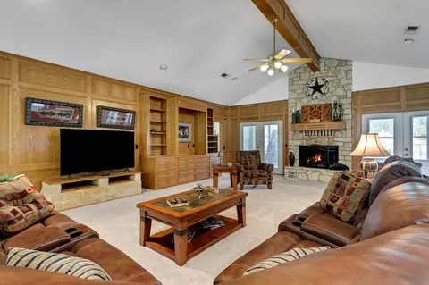 Living - 26 Westpoint Dr, Trinity, TX 75862 photo 4 of 6