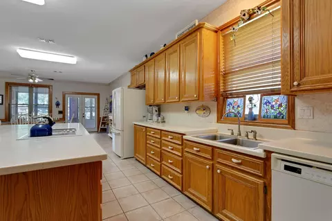 Kitchen - 26 Westpoint Dr, Trinity, TX 75862 photo 4 of 5