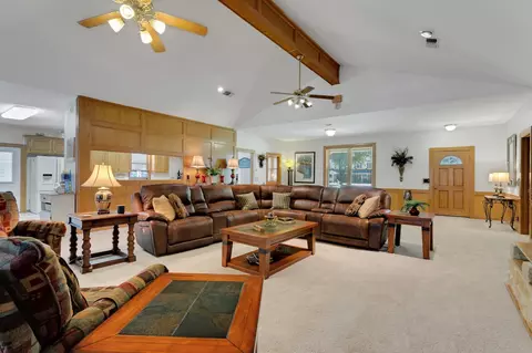 Living - 26 Westpoint Dr, Trinity, TX 75862 photo 2 of 6