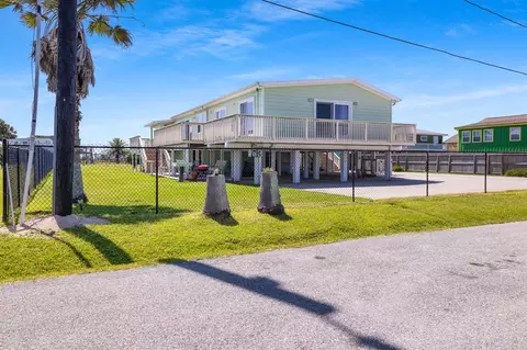 4110 2nd St, Galveston, TX 77554