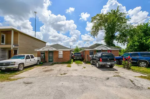 2828 Brackenridge St, Houston, TX 77026