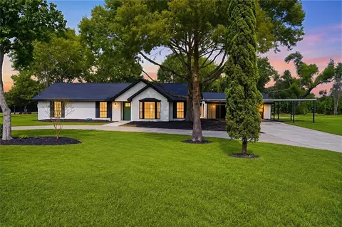 805 Redberry Hill Rd, Baytown, TX 77521