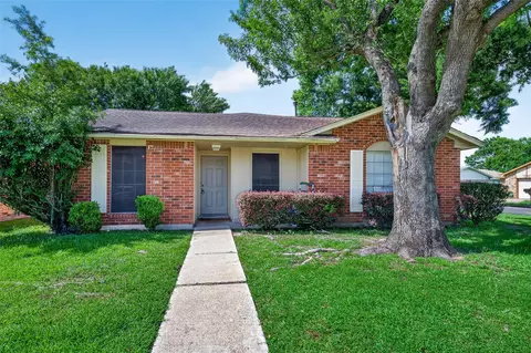 1439 Middle Park St, Pasadena, TX 77504