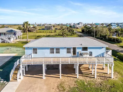 3903 2nd St, Galveston, TX 77554