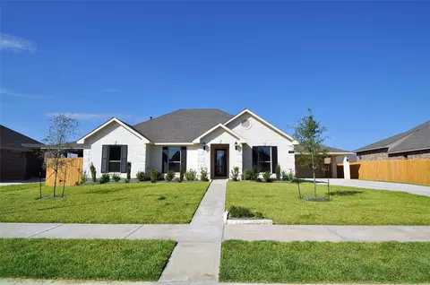 2210 Ensenada Dr, League City, TX 77539