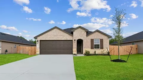 1013 Paddlefish Ln, Alvin, TX 77511