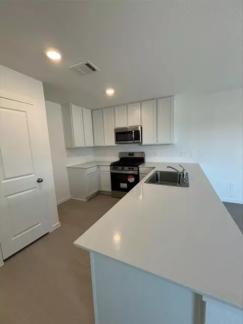 3027 Mallorca Dr, Conroe, TX 77301 photo 1
