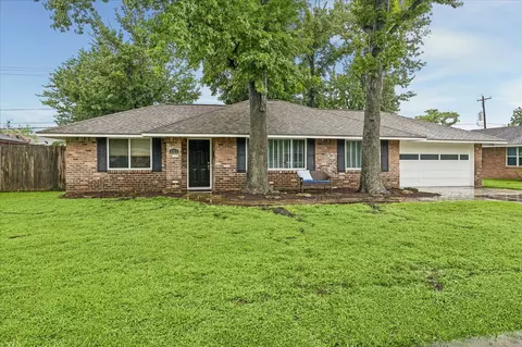 8923 Blankenship Dr, Houston, TX 77080