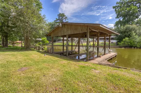 Exterior - 130 S Oak Bluff Dr, Trinity, TX 75862 photo 9 of 12