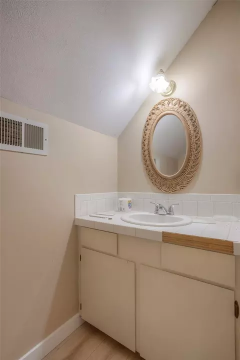 Bath - 130 S Oak Bluff Dr, Trinity, TX 75862 photo 1 of 4