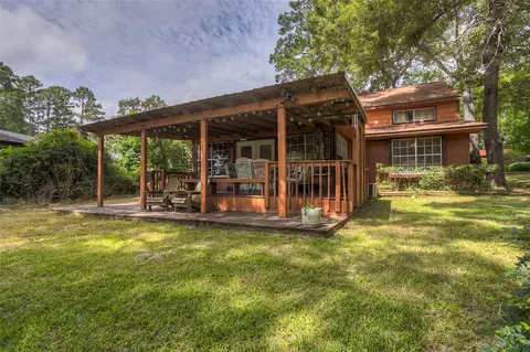 130 S Oak Bluff Dr, Trinity, TX 75862