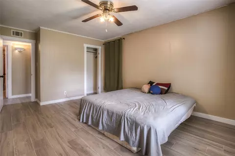 Bedroom - 130 S Oak Bluff Dr, Trinity, TX 75862 photo 2 of 3