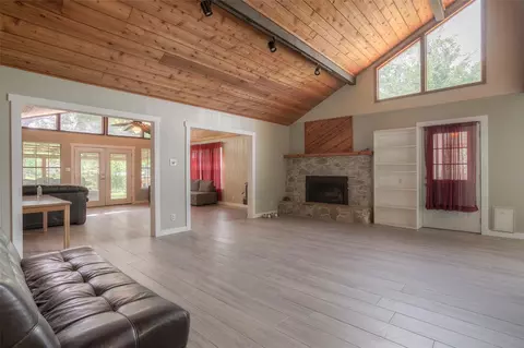 Living - 130 S Oak Bluff Dr, Trinity, TX 75862 photo 3 of 6
