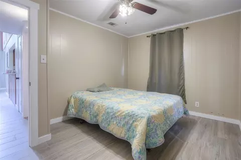 Bedroom - 130 S Oak Bluff Dr, Trinity, TX 75862 photo 3 of 3