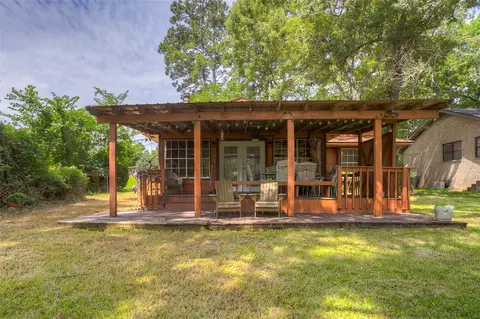 Exterior - 130 S Oak Bluff Dr, Trinity, TX 75862 photo 11 of 12