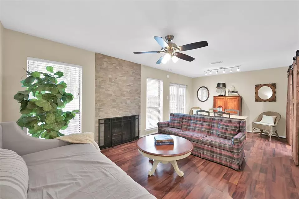 28 W Willowood Ct, The Woodlands, TX 77381 30 Photos Movoto