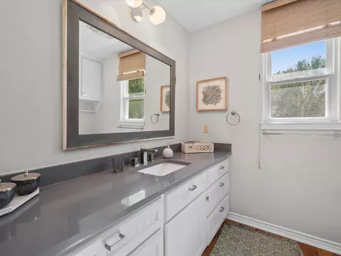 Bath - 440 Pr 5799, Groesbeck, TX 76642 photo 6 of 9