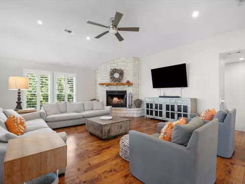 Living - 440 Pr 5799, Groesbeck, TX 76642 photo 2 of 3