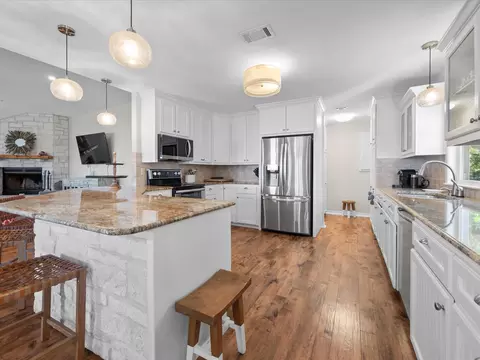 Kitchen - 440 Pr 5799, Groesbeck, TX 76642 photo 2 of 4