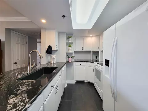3525 Sage Rd #402, Houston, TX 77056