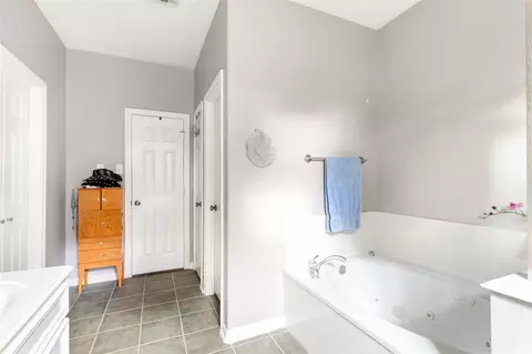 Entry Way - 3504 Oak Lndg, Conroe, TX 77304 photo 2 of 2