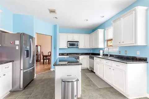 Kitchen - 3504 Oak Lndg, Conroe, TX 77304 photo 3 of 4