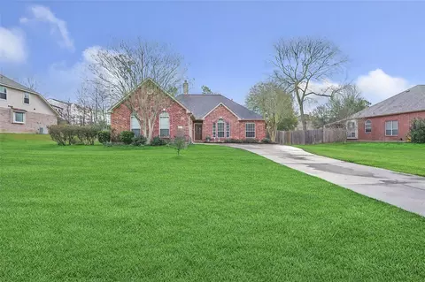 3504 Oak Lndg, Conroe, TX 77304