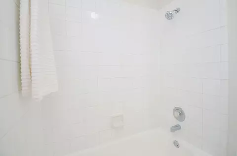 Bath - 22819 Pebworth Pl, Spring, TX 77373 photo 2 of 3