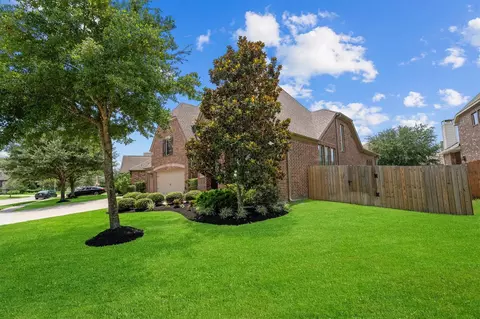 Exterior - 28303 Calaveras Lake Dr, Spring, TX 77386 photo 6 of 15