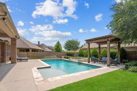 Exterior - 28303 Calaveras Lake Dr, Spring, TX 77386 photo 7 of 15