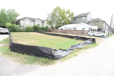 4401 Allen St, Houston, TX 77007