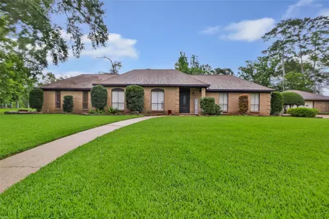 30 Little John Ln, Dayton, TX 77535
