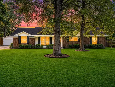 27216 Blueberry Hill Dr, Conroe, TX 77385
