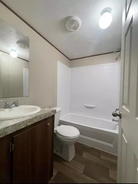 Bath - 154 Pintail Ln, Trinity, TX 75862 photo 1 of 2
