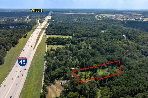 15859 Shatterway Ln, Willis, TX 77318
