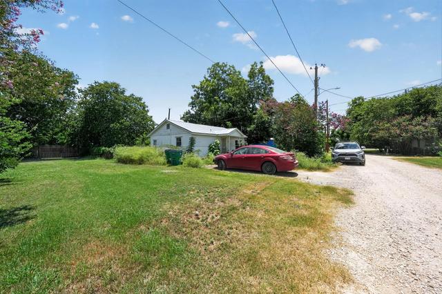 105 S Broadway St, Thorndale, TX 76577