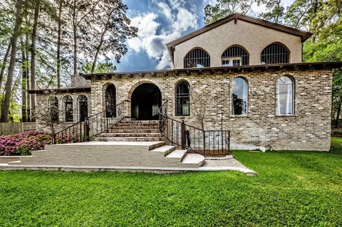 602 Rolling Hills Rd, Huntsville, TX 77340
