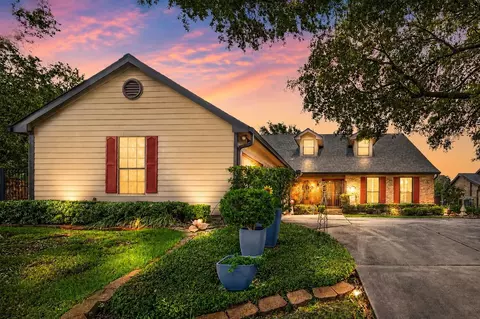 303 Longview Dr, Sugar Land, TX 77478