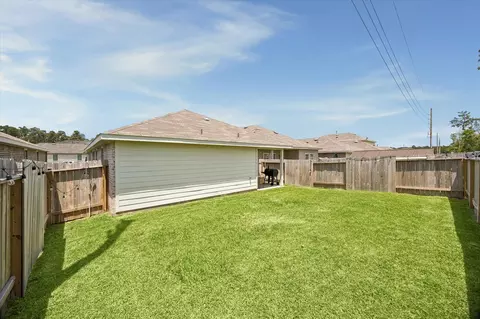 Exterior - 5822 Hampton Valley Dr, Spring, TX 77373 photo 4 of 4