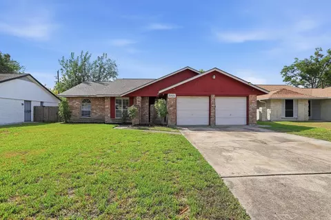 7031 Log Hollow Dr, Houston, TX 77040