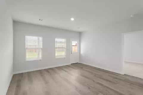 Living - 506 Shoreview Dr, Conroe, TX 77303 photo 4 of 4