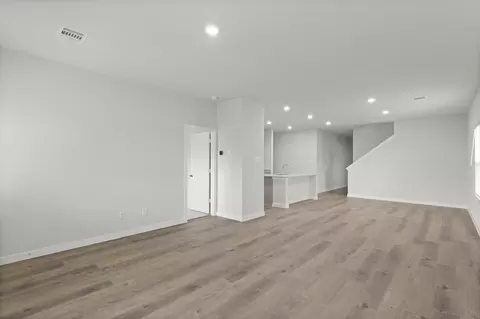 Living - 506 Shoreview Dr, Conroe, TX 77303 photo 3 of 4