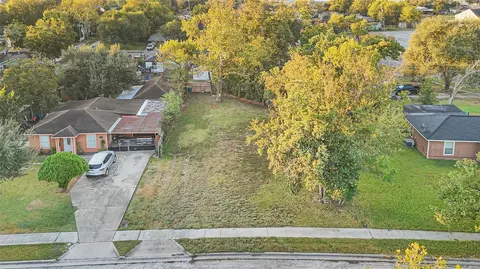 1406 Lawrence Ave, Pasadena, TX 77506