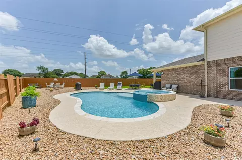 2501 Staplewood Springs Dr, Houston, TX 77089