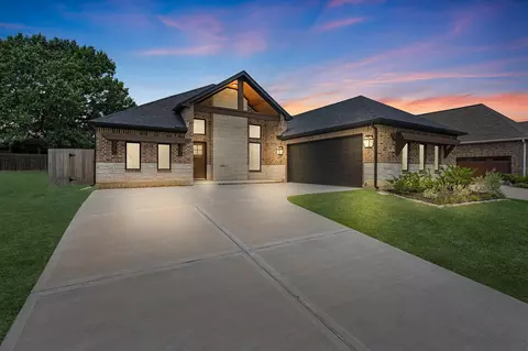 106 Wyndemere Dr, Montgomery, TX 77356