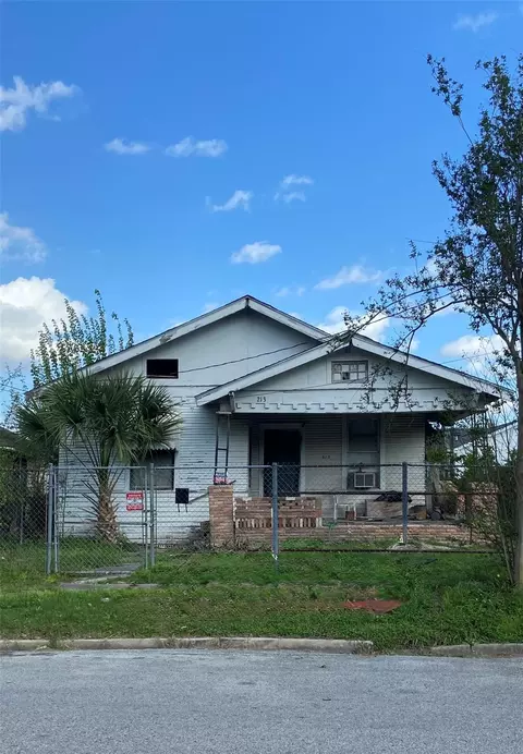213 Hunt St, Houston, TX 77003