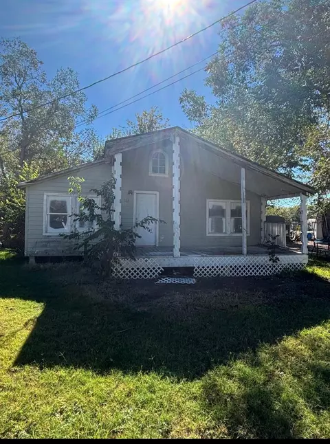 505 Washington St, Edna, TX 77957