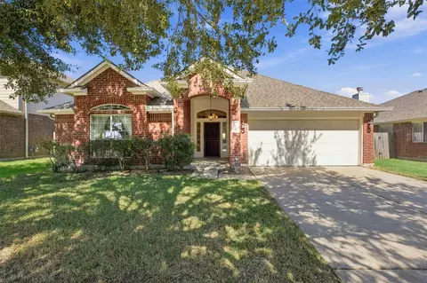 3012 Kings Isle Ln, Dickinson, TX 77539
